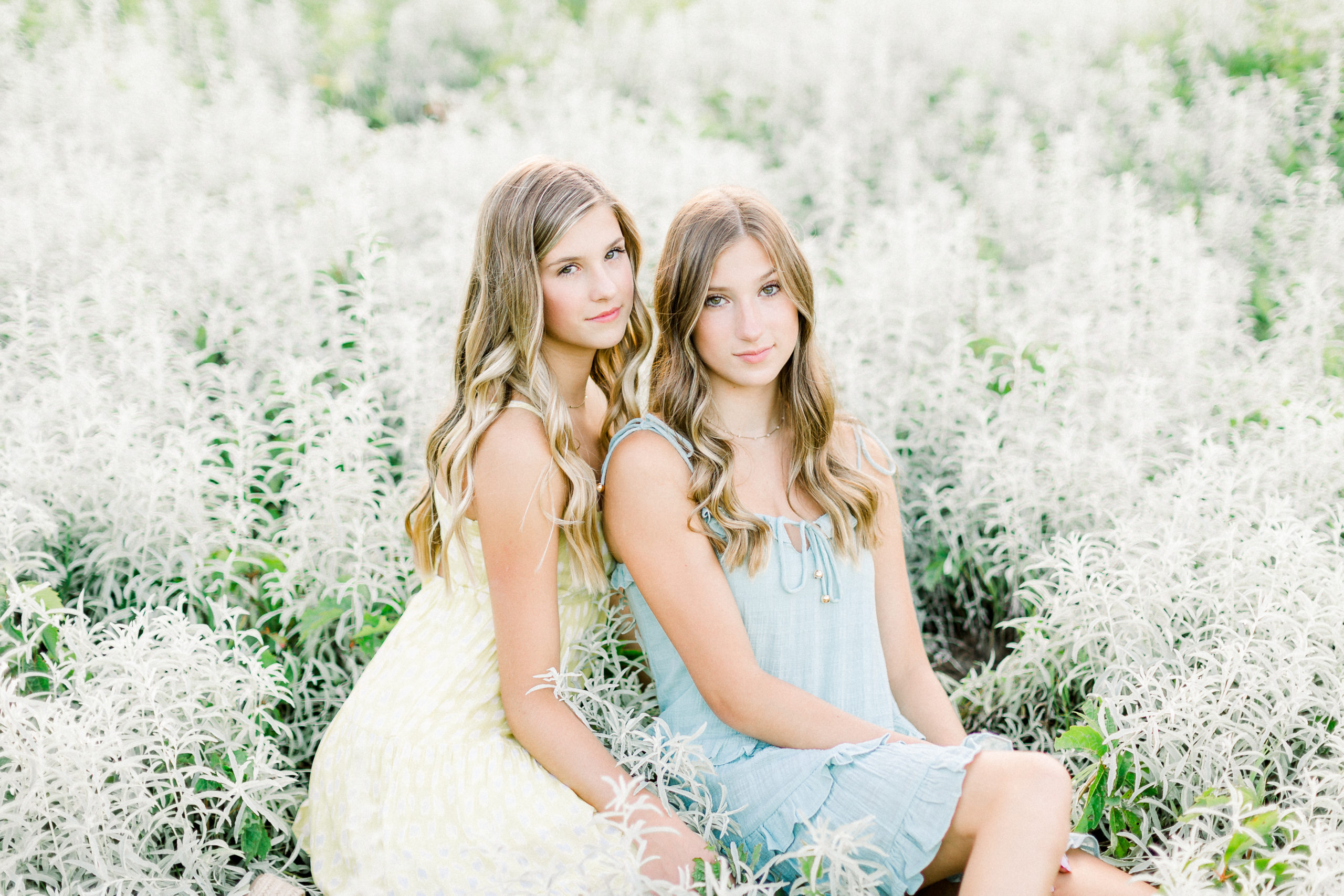photoshoot ideas for sisters