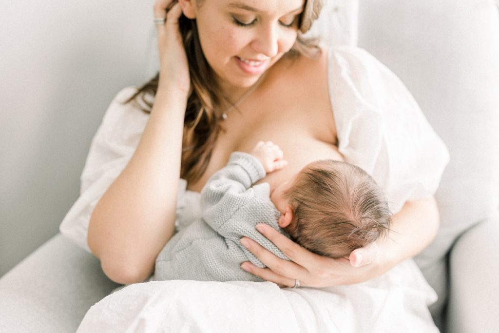 breastfeeding newborn photo